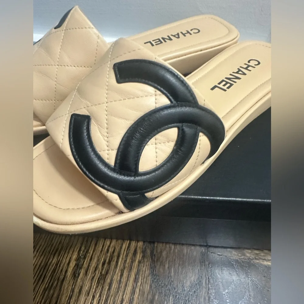 Chanel Cambon Beige Quilted Slides with Black Interlocking CC in Black - Picture 4 of 10